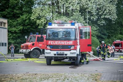 Unterensingen: Boeschungsmaeher geht in Flammen auf beim Landesbetrieb Gewaesser des RP Stuttgart